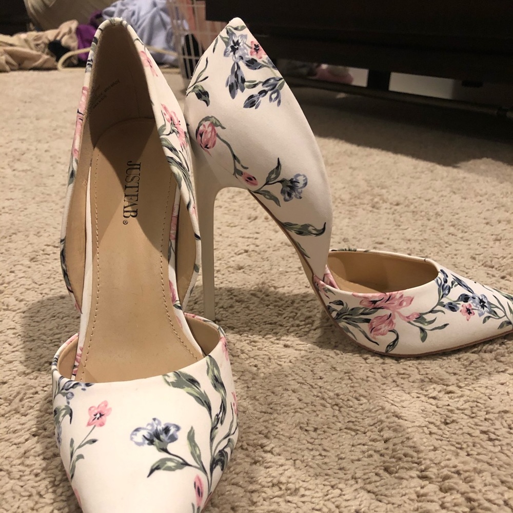 Floral Pumps